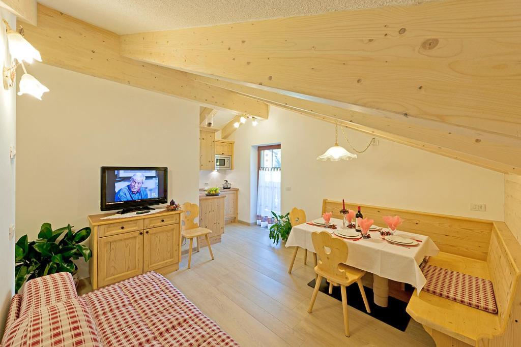 Cesa Melester Campitello di Fassa Cameră foto